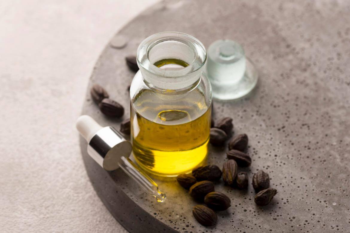 Benefits and Uses of Jojoba Oil