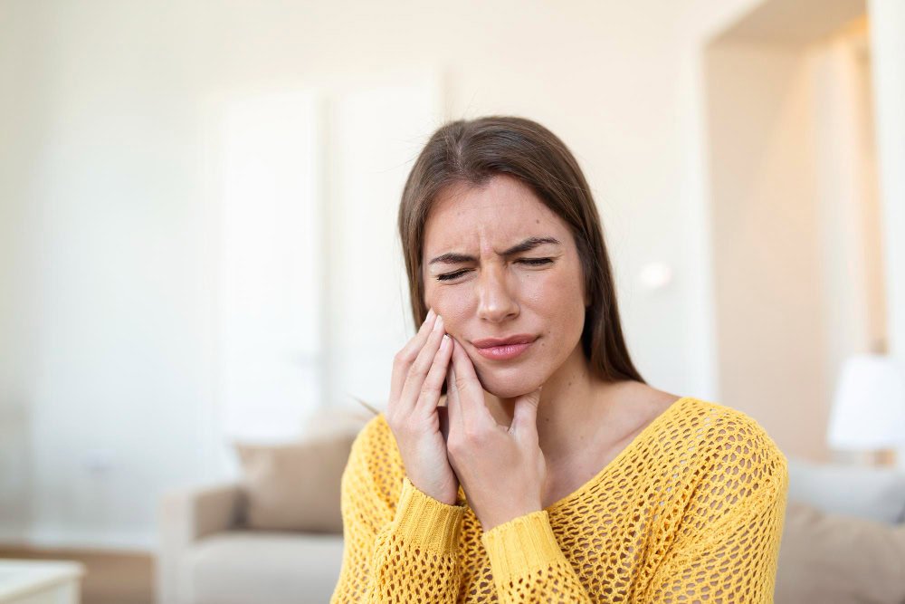 Diş Kökü İltihabı Nedir? Belirtileri ve Tedavisi